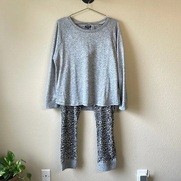 NWT Splendid Gray Leopard Hacci Pullover Jogger Pajama Set Size X-Large - Picture 2 of 14